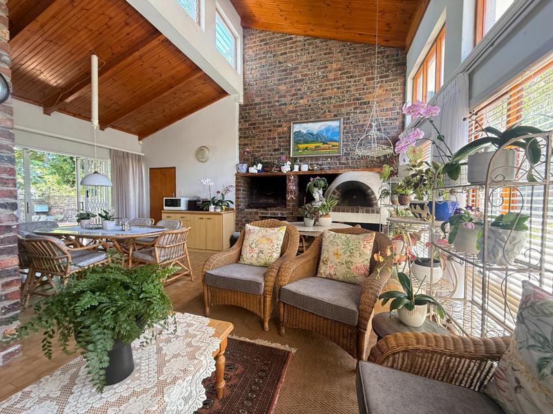 4 Bedroom Property for Sale in Panorama Western Cape